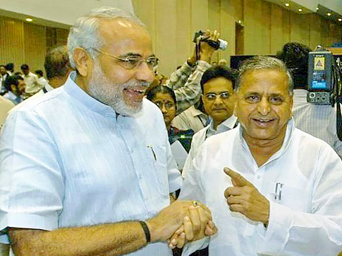 Remembering Mulayam Singh Yadav Pictures Photo Gallery - Sakshi17