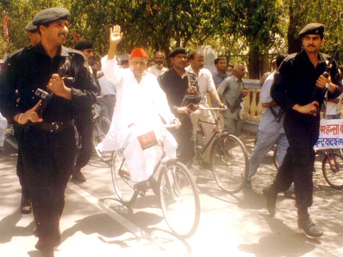 Remembering Mulayam Singh Yadav Pictures Photo Gallery - Sakshi24