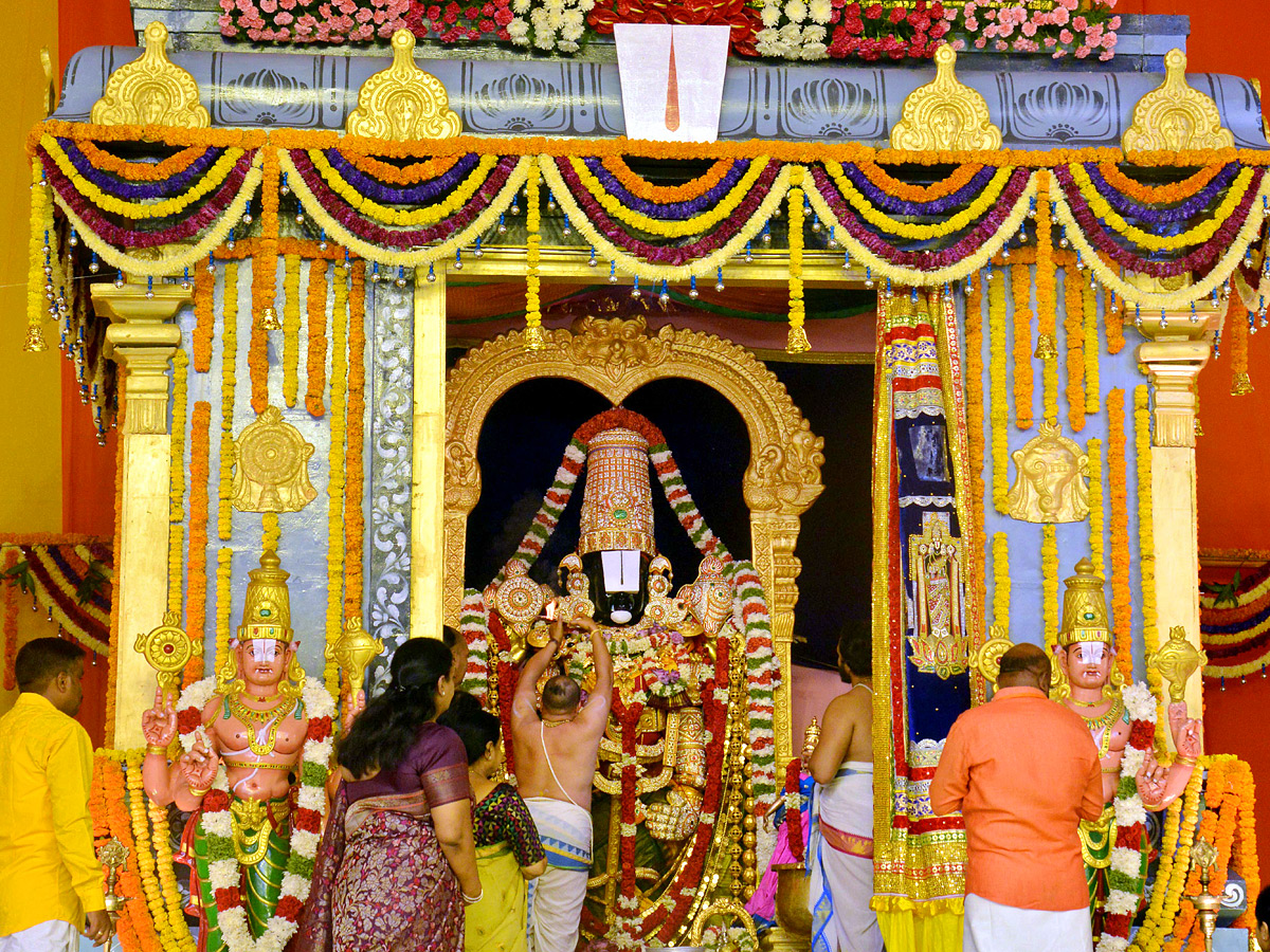 Sri Venkateswara Swamy Vaibhavotsavam in NTR Stadium Photo Gallery - Sakshi19