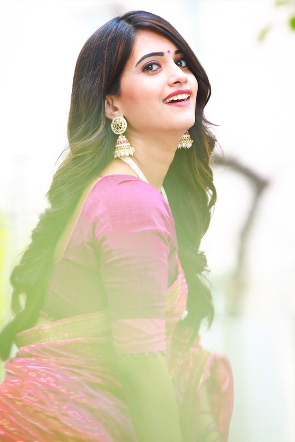 Sravanthi Chokarapu Latest Photoshoot Stills - Sakshi18
