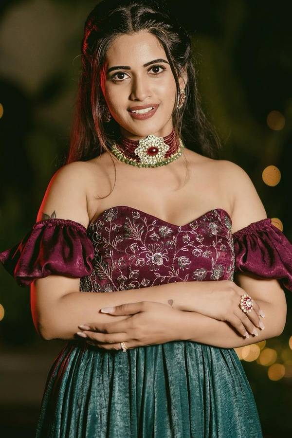 Sravanthi Chokarapu Latest Photoshoot Stills - Sakshi7