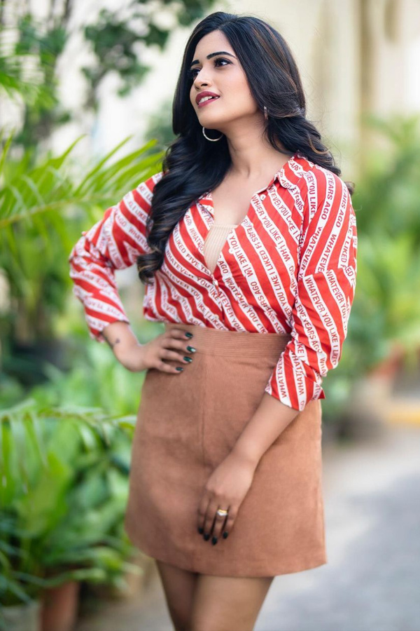 Sravanthi Chokarapu Latest Photoshoot Stills - Sakshi8
