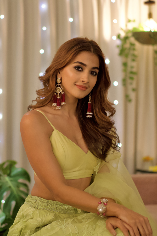 Pooja Hegde Beautiful Photos Photo Gallery - Sakshi9