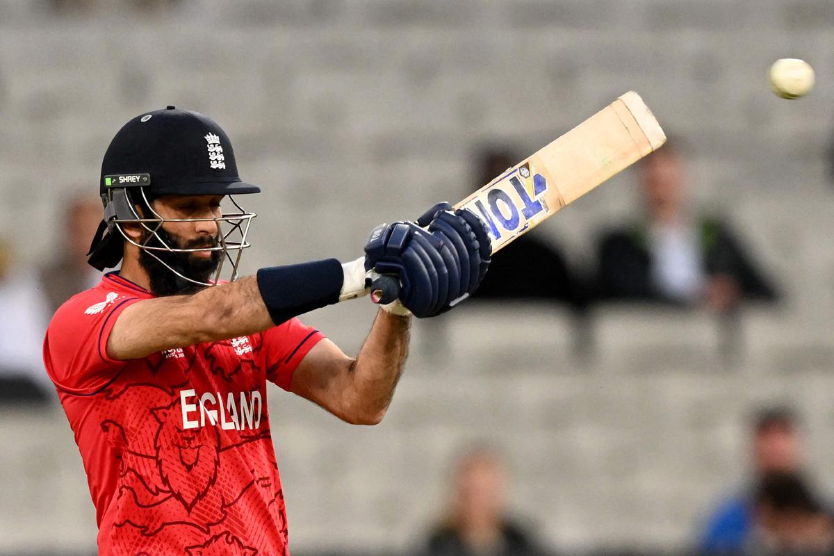 Ireland win By 5 Runs Over England - Sakshi9