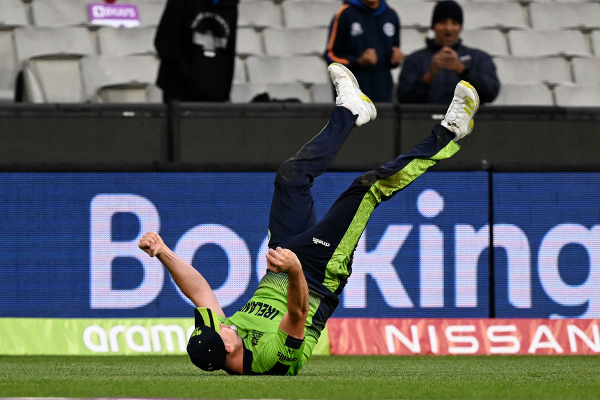 Ireland win By 5 Runs Over England - Sakshi10