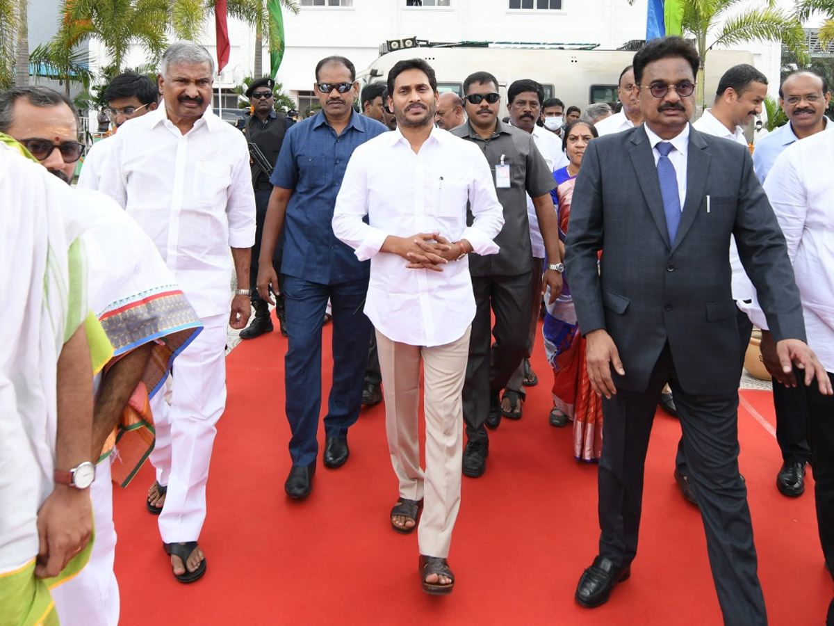 CM YS Jagan At Nelaturu Public Meeting - Sakshi3