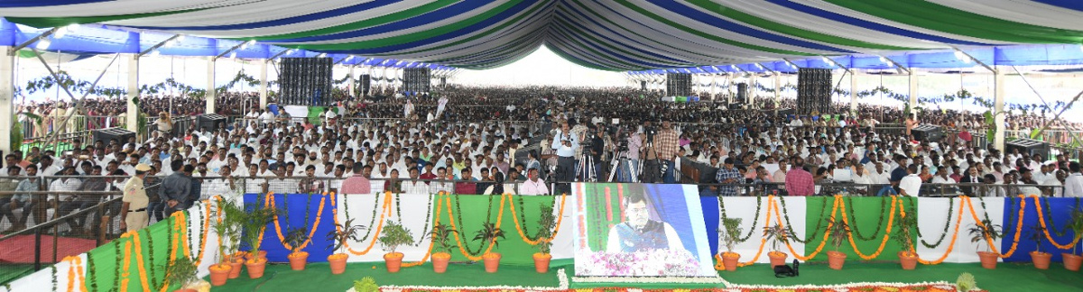 CM YS Jagan At Nelaturu Public Meeting - Sakshi13