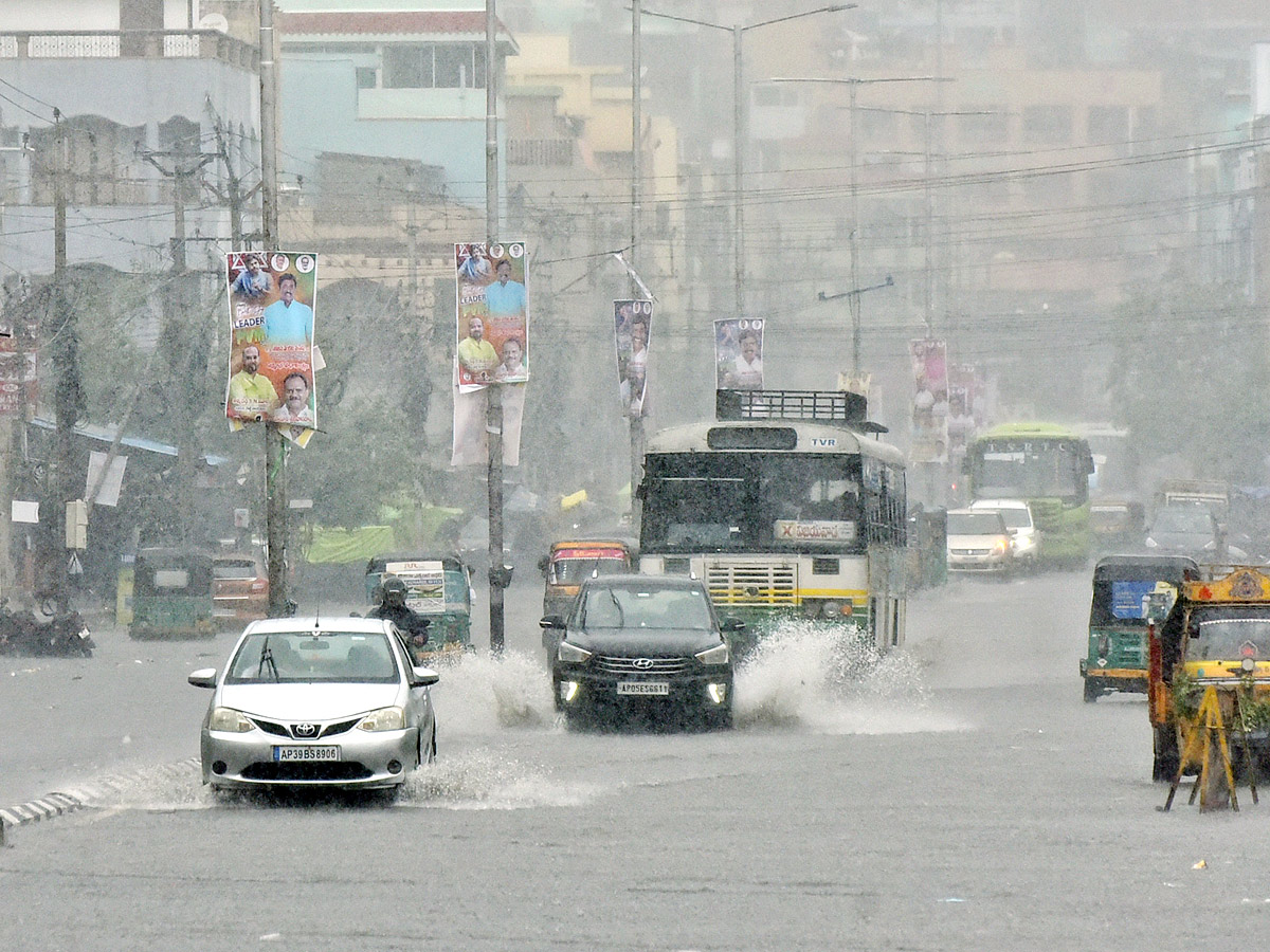 Heavy rains and thunderstorm in both Telugu states - Sakshi13