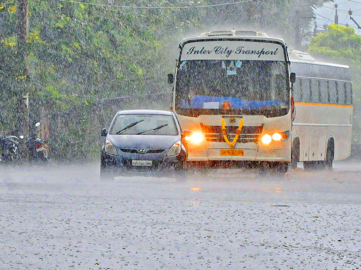 Heavy rains and thunderstorm in both Telugu states - Sakshi14