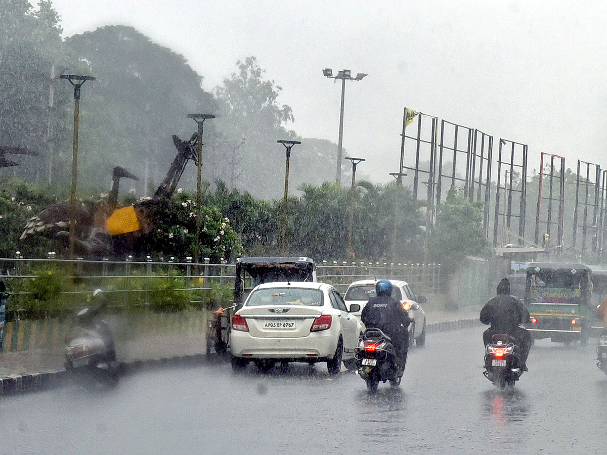 Heavy rains and thunderstorm in both Telugu states - Sakshi20