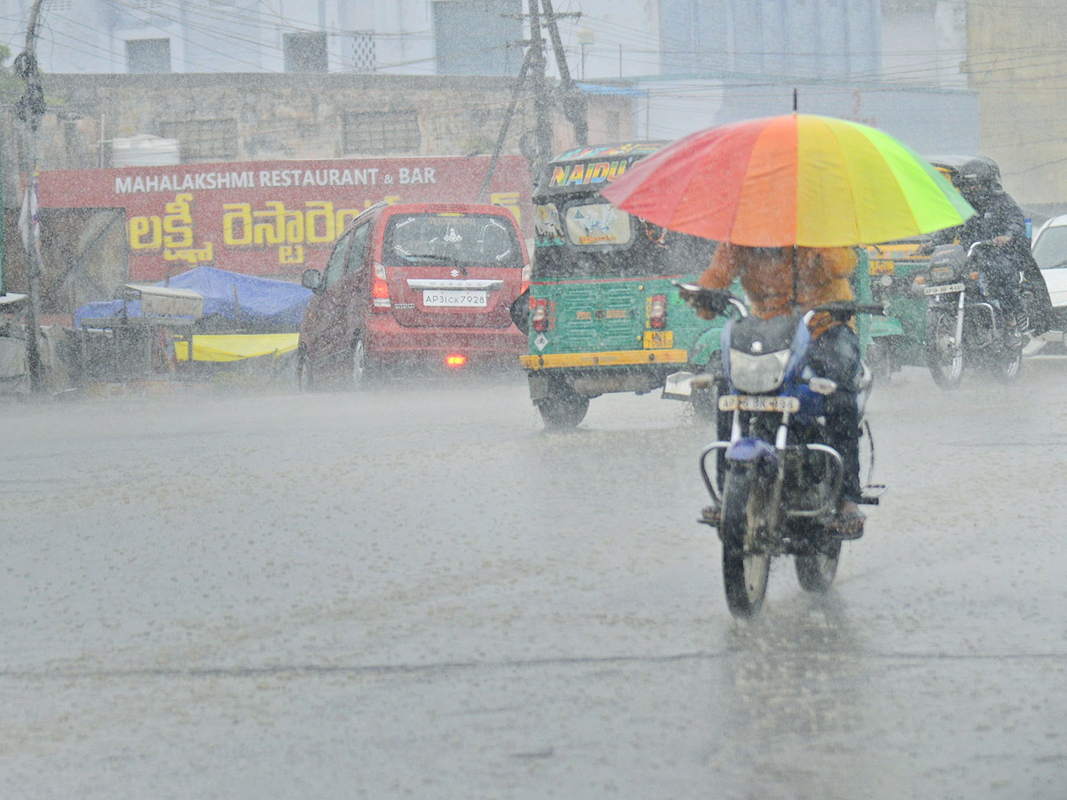 Heavy rains and thunderstorm in both Telugu states - Sakshi22