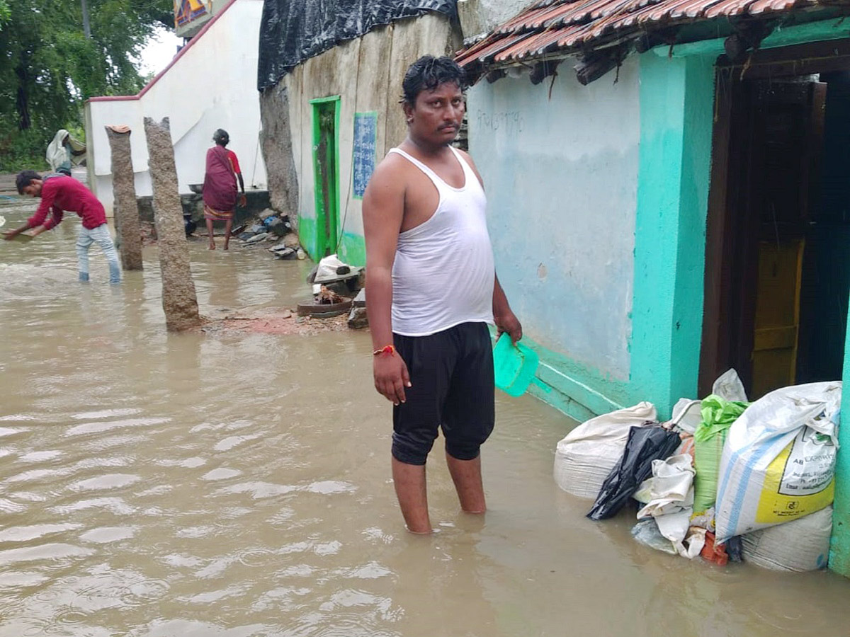 Heavy rains and thunderstorm in both Telugu states - Sakshi23