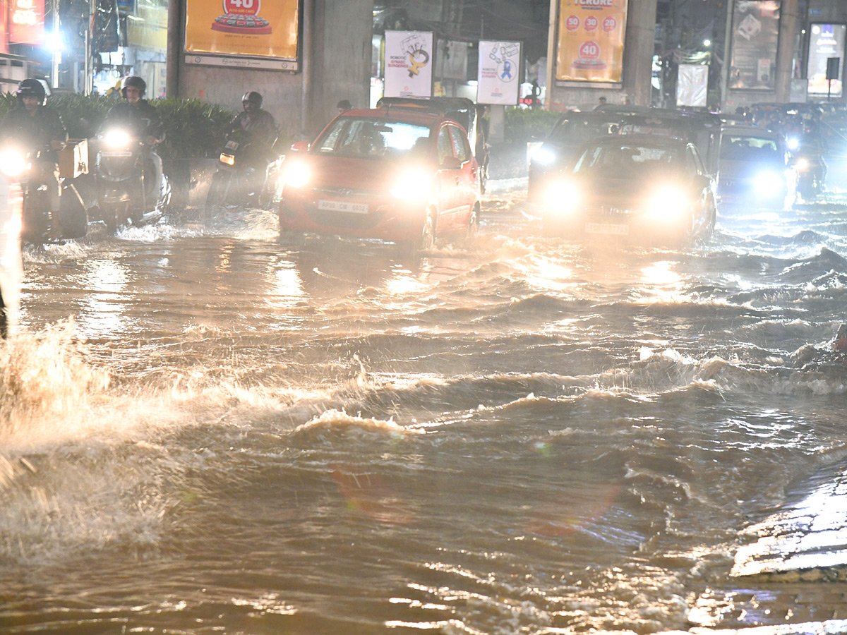 Heavy Rain in Hyderabad Photo Gallery - Sakshi6