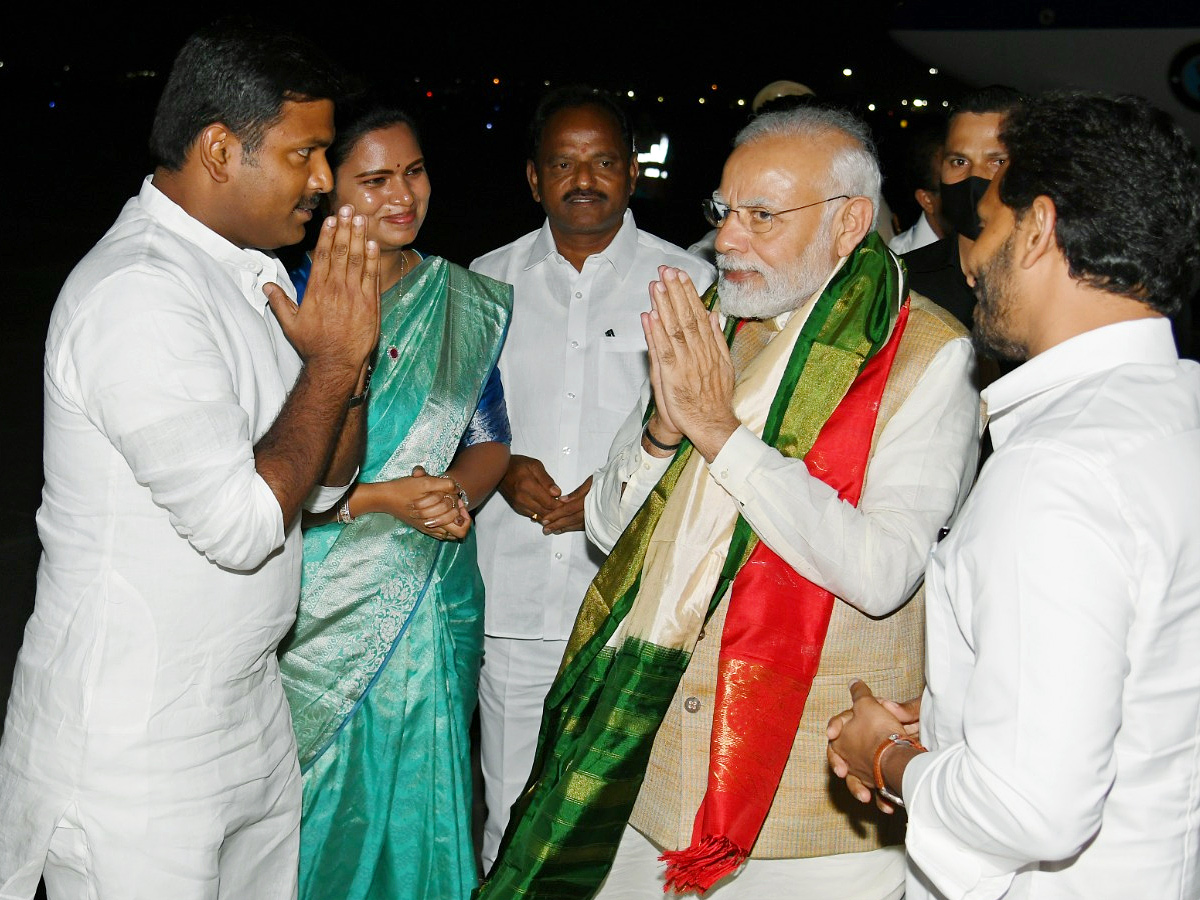 AP CM YS Jagan Welcomes PM Modi Photo Gallery - Sakshi7