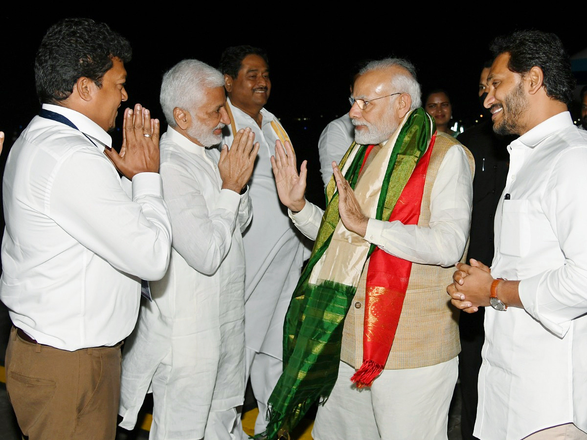 AP CM YS Jagan Welcomes PM Modi Photo Gallery - Sakshi9