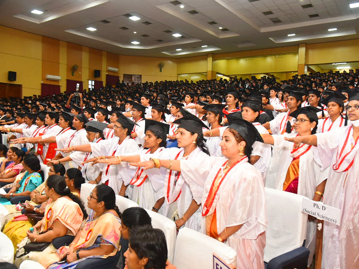 AP Governor participated in 19th and 20th Convocation of Sri Padmavathi Mahila Viswavidyalayam - Sakshi2