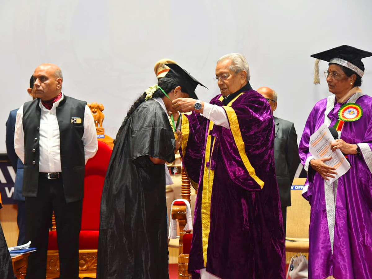 AP Governor participated in 19th and 20th Convocation of Sri Padmavathi Mahila Viswavidyalayam - Sakshi1