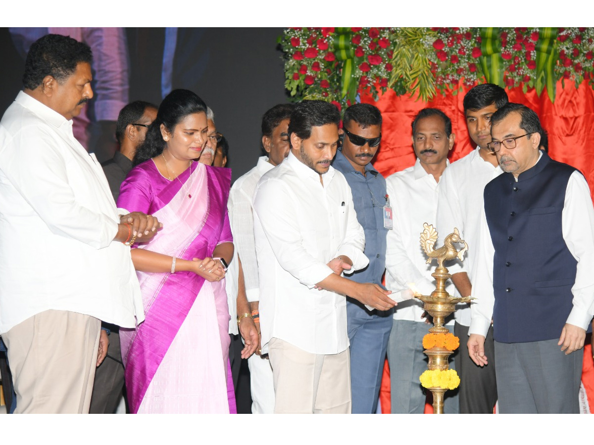 CM YS Jagan Palnadu and Guntur District Tour Photo Gallery - Sakshi16
