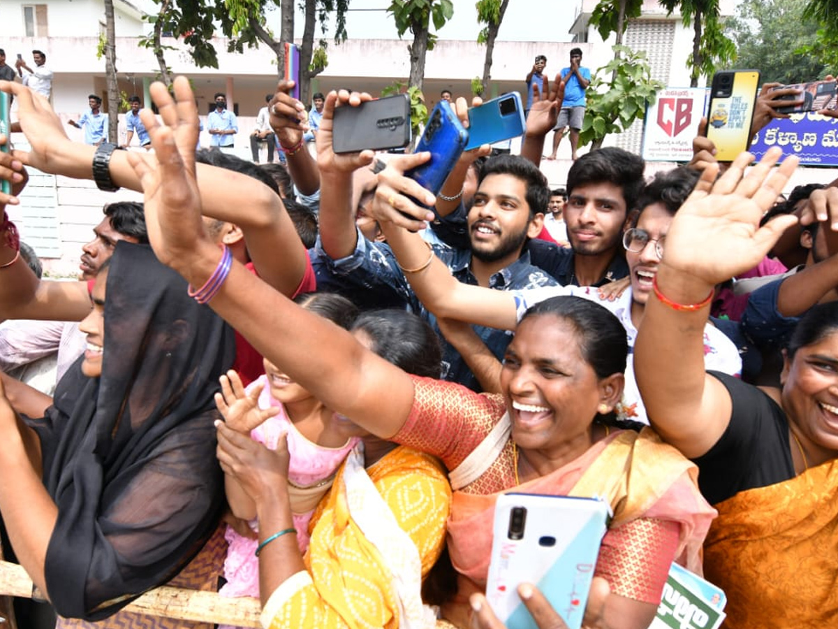 CM YS Jagan Palnadu and Guntur District Tour Photo Gallery - Sakshi8