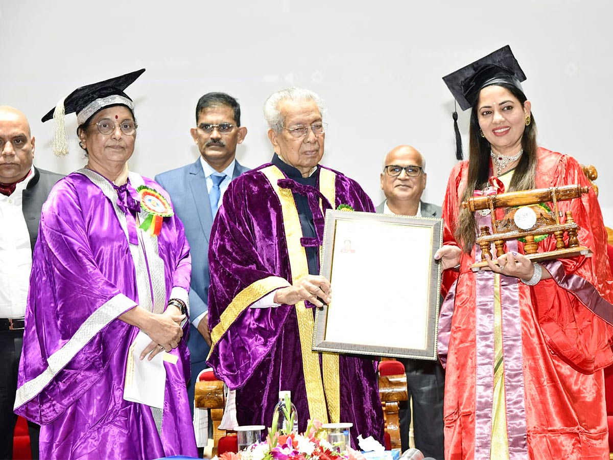 AP Governor participated in 19th and 20th Convocation of Sri Padmavathi Mahila Viswavidyalayam - Sakshi26