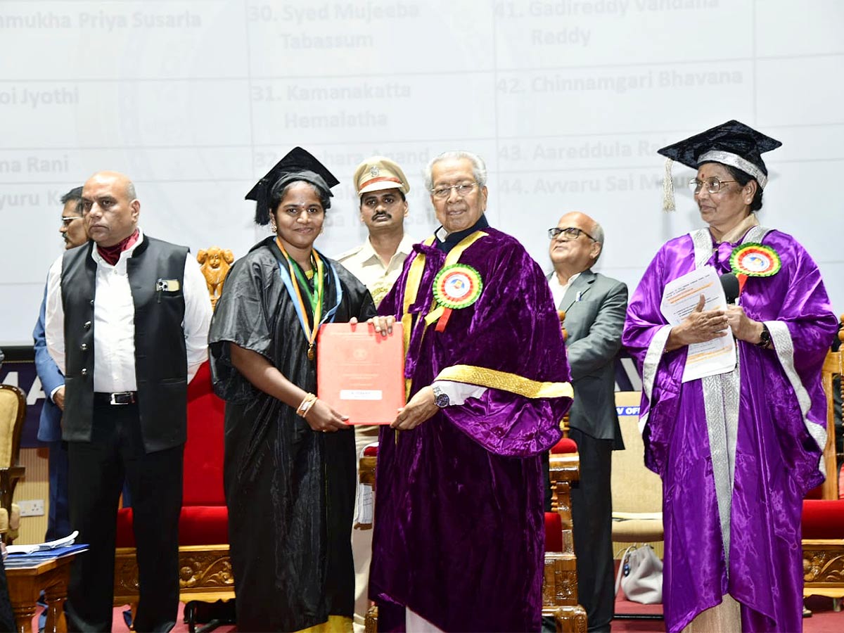 AP Governor participated in 19th and 20th Convocation of Sri Padmavathi Mahila Viswavidyalayam - Sakshi33