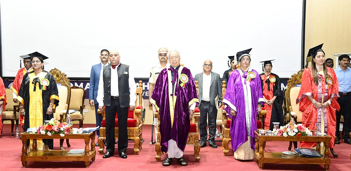 AP Governor participated in 19th and 20th Convocation of Sri Padmavathi Mahila Viswavidyalayam - Sakshi11