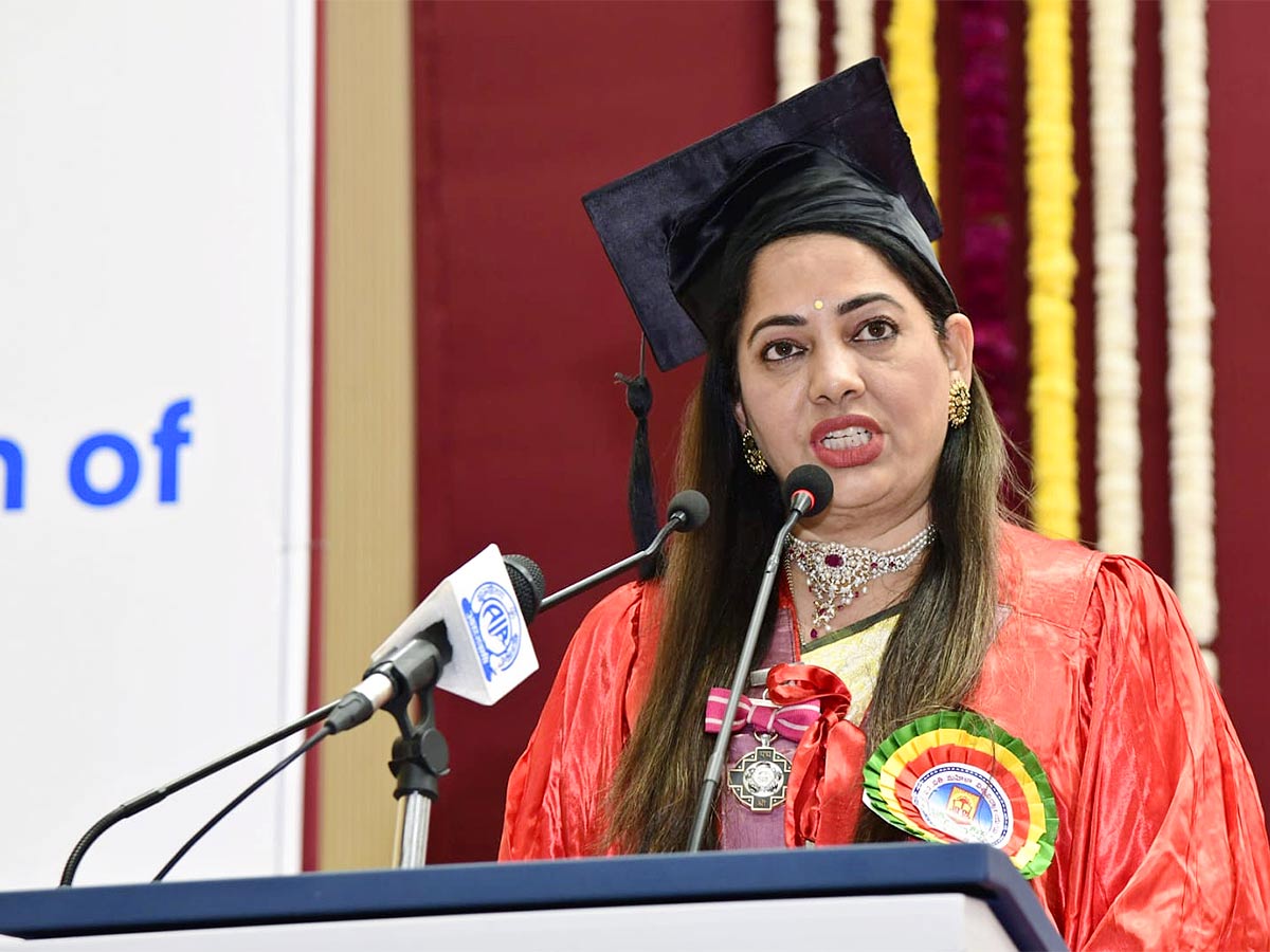 AP Governor participated in 19th and 20th Convocation of Sri Padmavathi Mahila Viswavidyalayam - Sakshi14