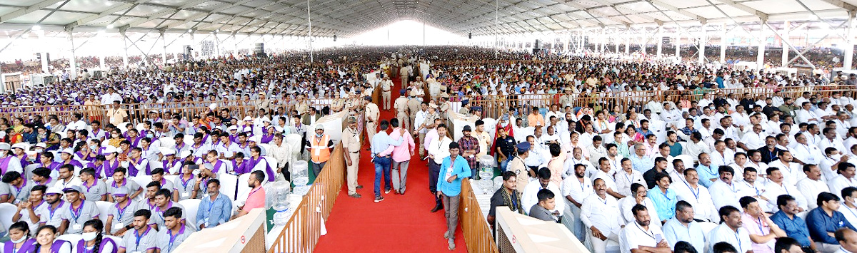 Prime Minister Narendra Modi Visakhapatnam Tour Photos - Sakshi18