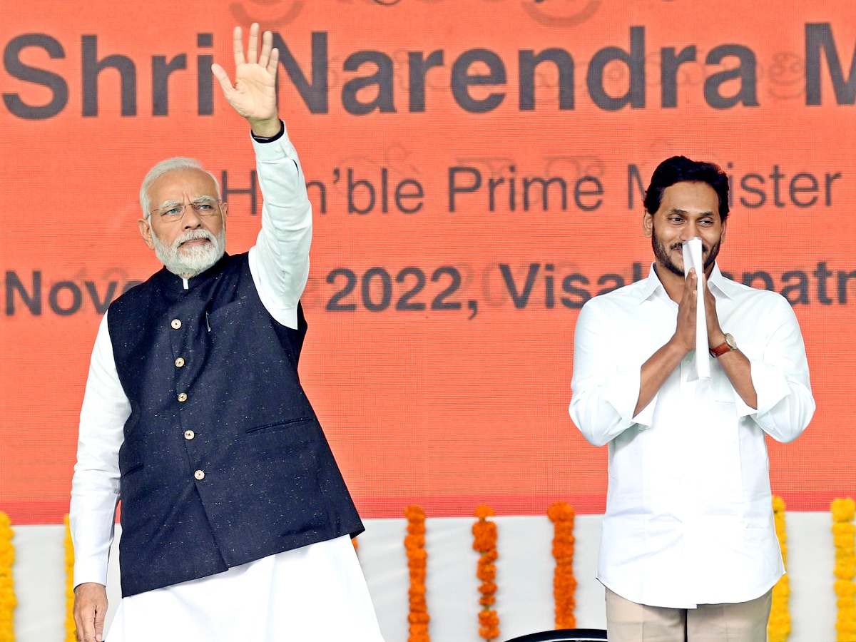 Prime Minister Narendra Modi Visakhapatnam Tour Photos - Sakshi13