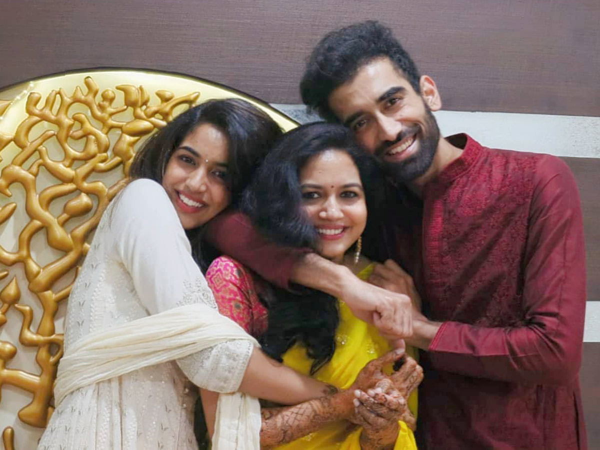 Singer sunitha Son Akash Grand Entry In Movie industry Photo Gallery - Sakshi9