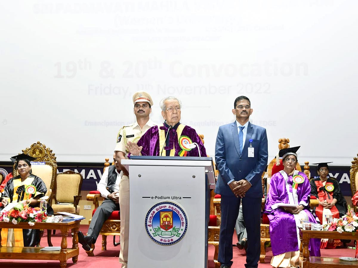 AP Governor participated in 19th and 20th Convocation of Sri Padmavathi Mahila Viswavidyalayam - Sakshi40