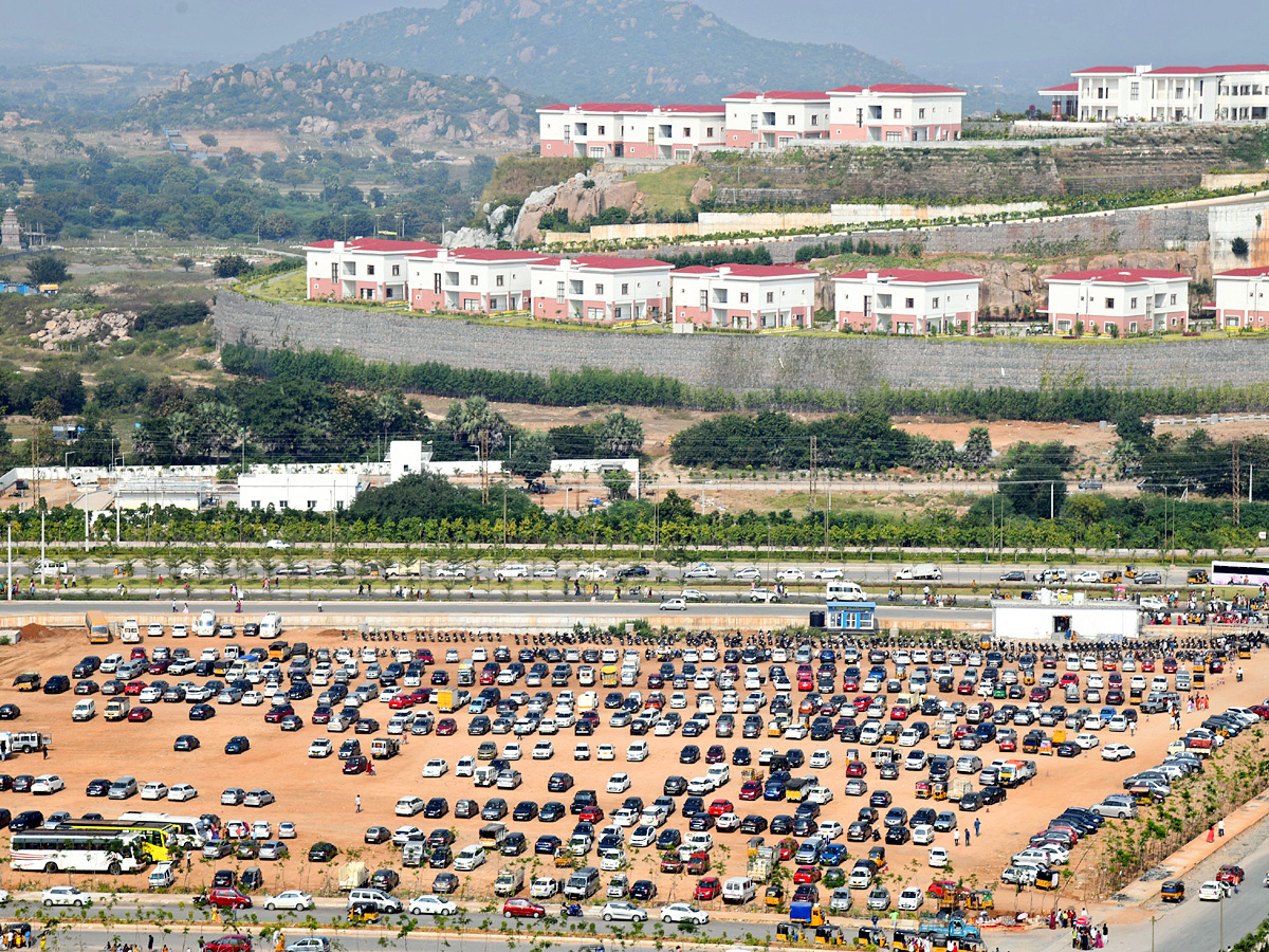 Karthika Masam : Devotees Rush To Yadadri Temple Photo Gallery - Sakshi5