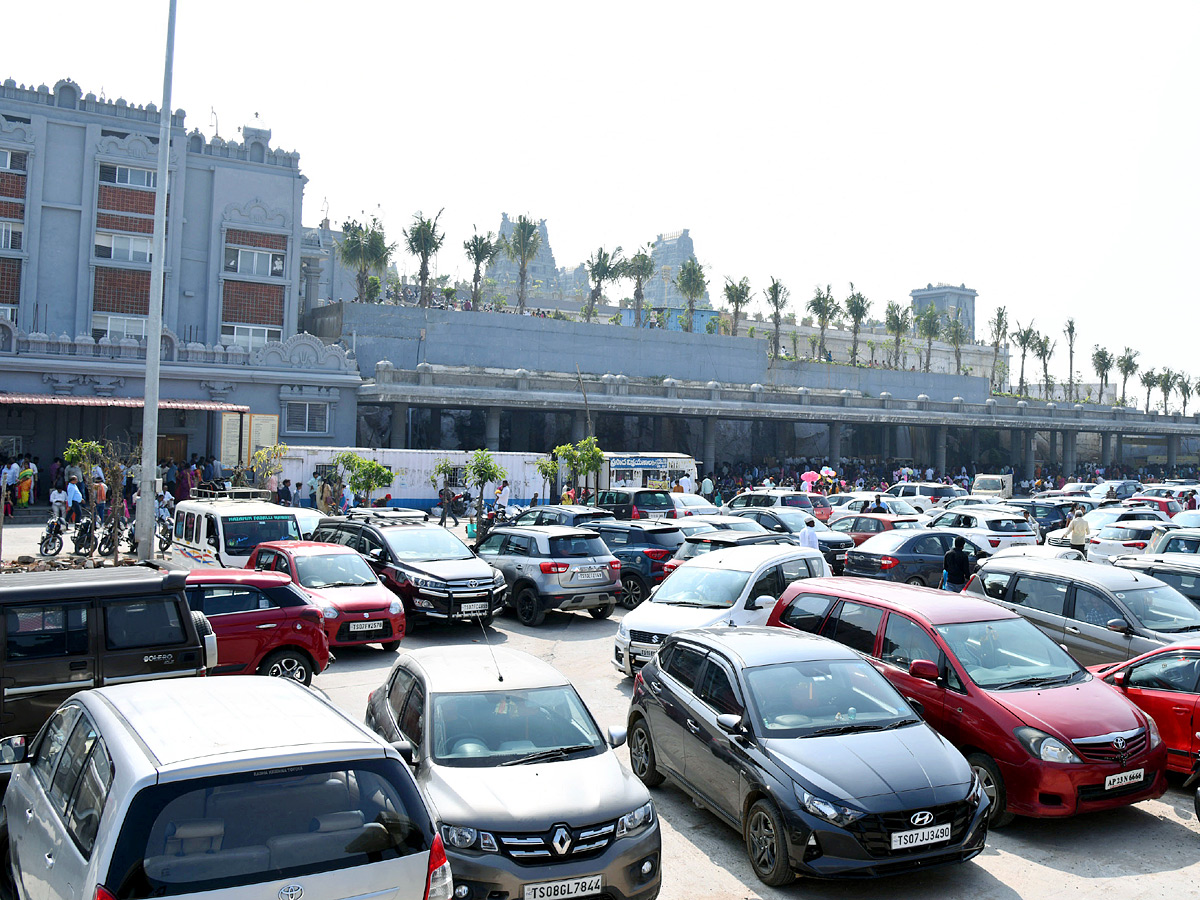 Karthika Masam : Devotees Rush To Yadadri Temple Photo Gallery - Sakshi7