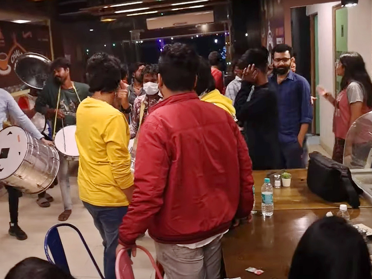 BiggBoss 6 Vasanthi Krishnan Celebrations Visuals After Elimination From BB6 House Photo Gallery - Sakshi9