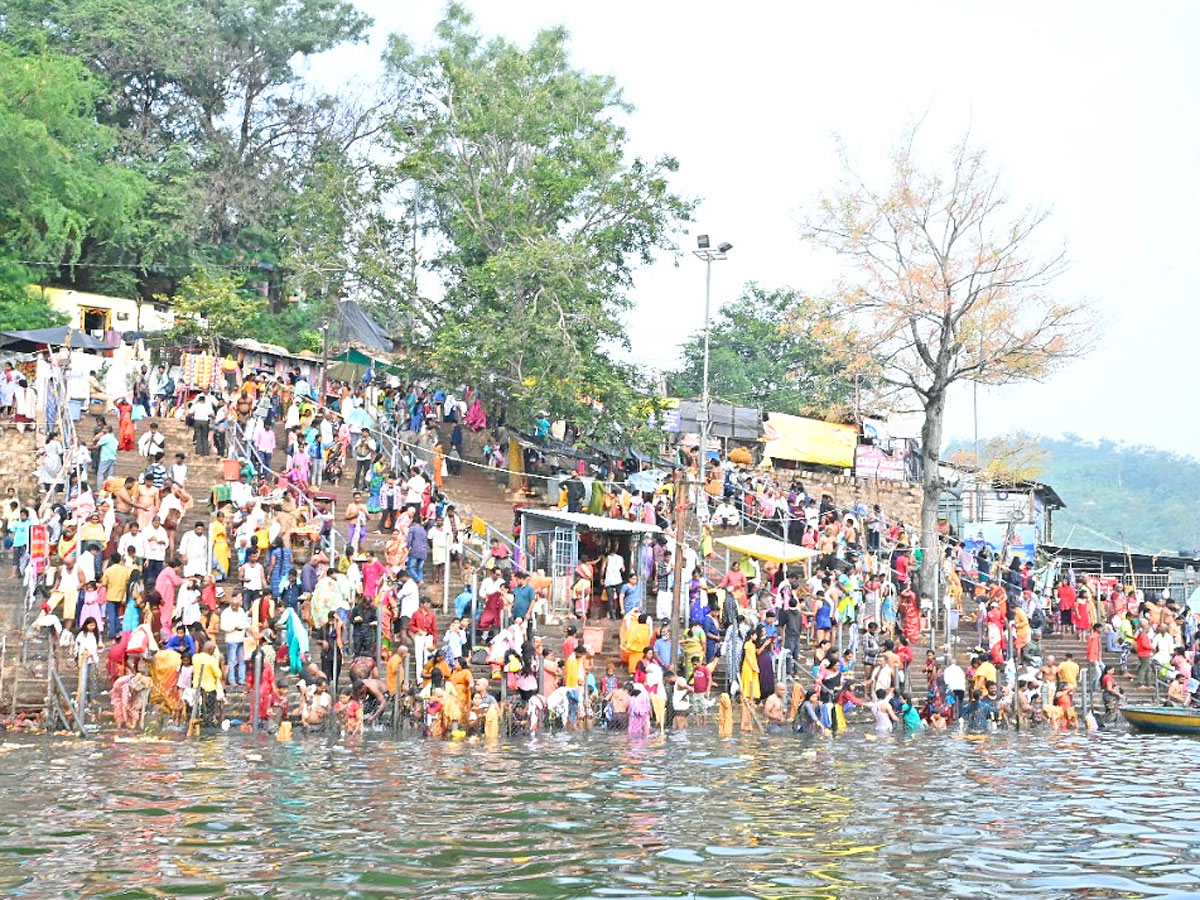 Huge Devotees Rush At Srisailam Temple - Sakshi12