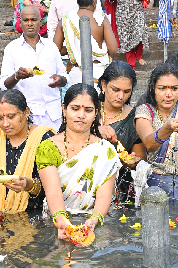 Huge Devotees Rush At Srisailam Temple - Sakshi13