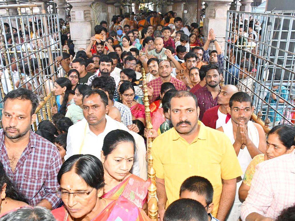 Huge Devotees Rush At Srisailam Temple - Sakshi5