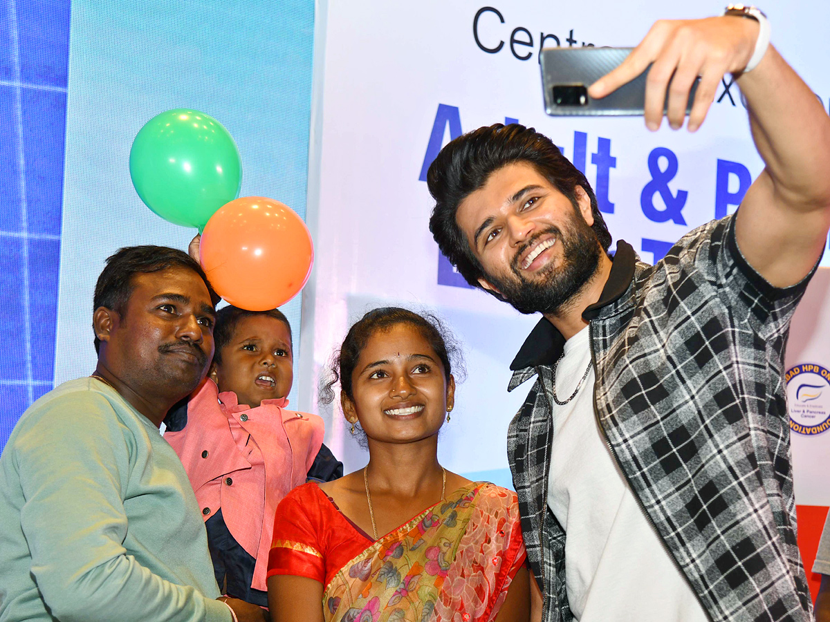 vijay devarakonada Attends Liver Transplantation programme Photo Gallery - Sakshi7