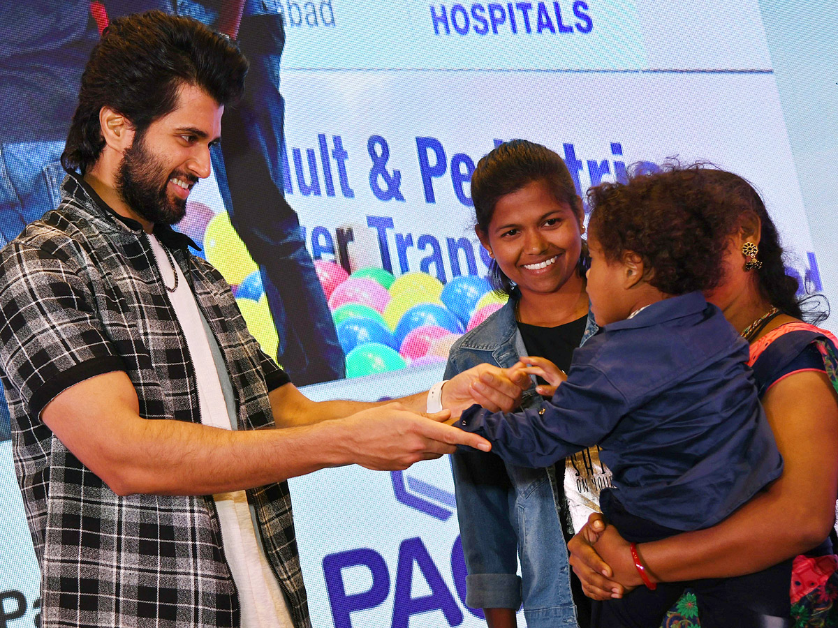 vijay devarakonada Attends Liver Transplantation programme Photo Gallery - Sakshi8