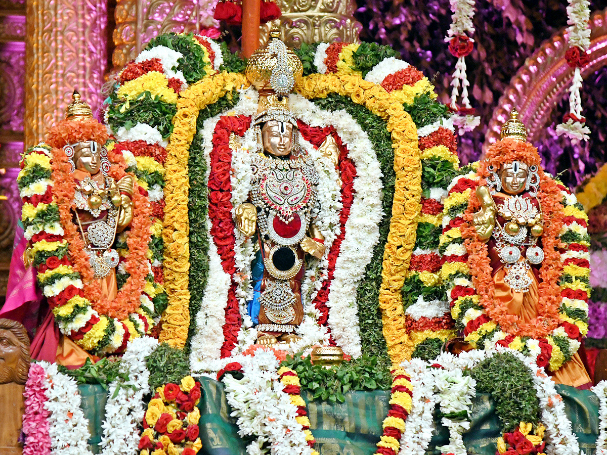 Karthika Deepotsavam In RK Beach Visakhapatnam - Sakshi23