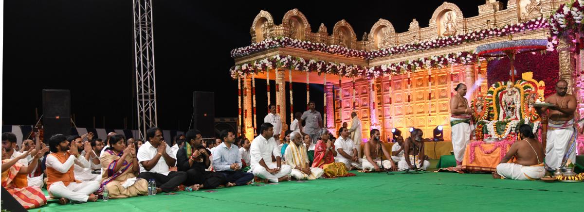 Karthika Deepotsavam In RK Beach Visakhapatnam - Sakshi33