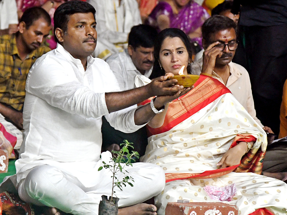 Karthika Deepotsavam In RK Beach Visakhapatnam - Sakshi3