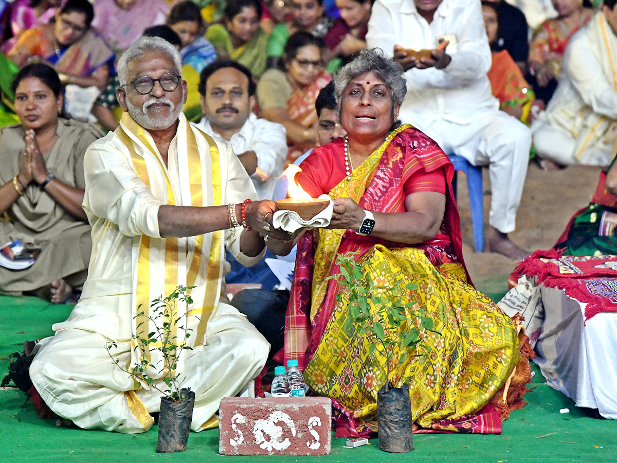 Karthika Deepotsavam In RK Beach Visakhapatnam - Sakshi4