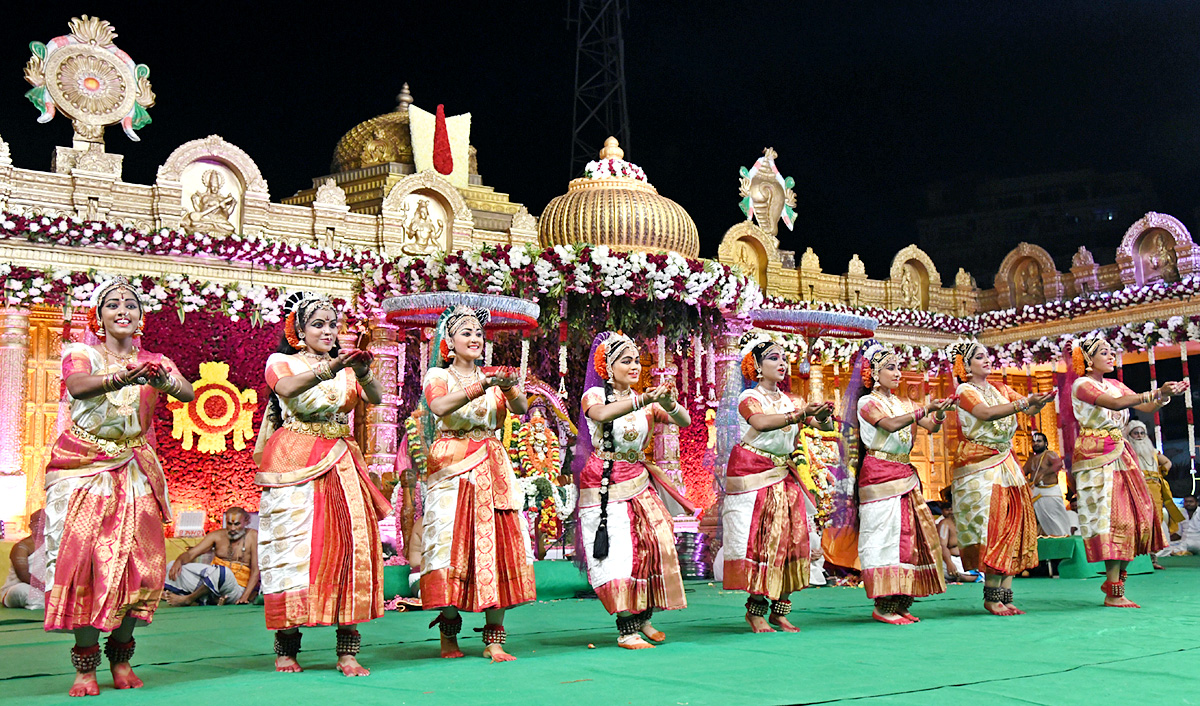 Karthika Deepotsavam In RK Beach Visakhapatnam - Sakshi7