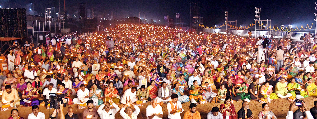 Karthika Deepotsavam In RK Beach Visakhapatnam - Sakshi12