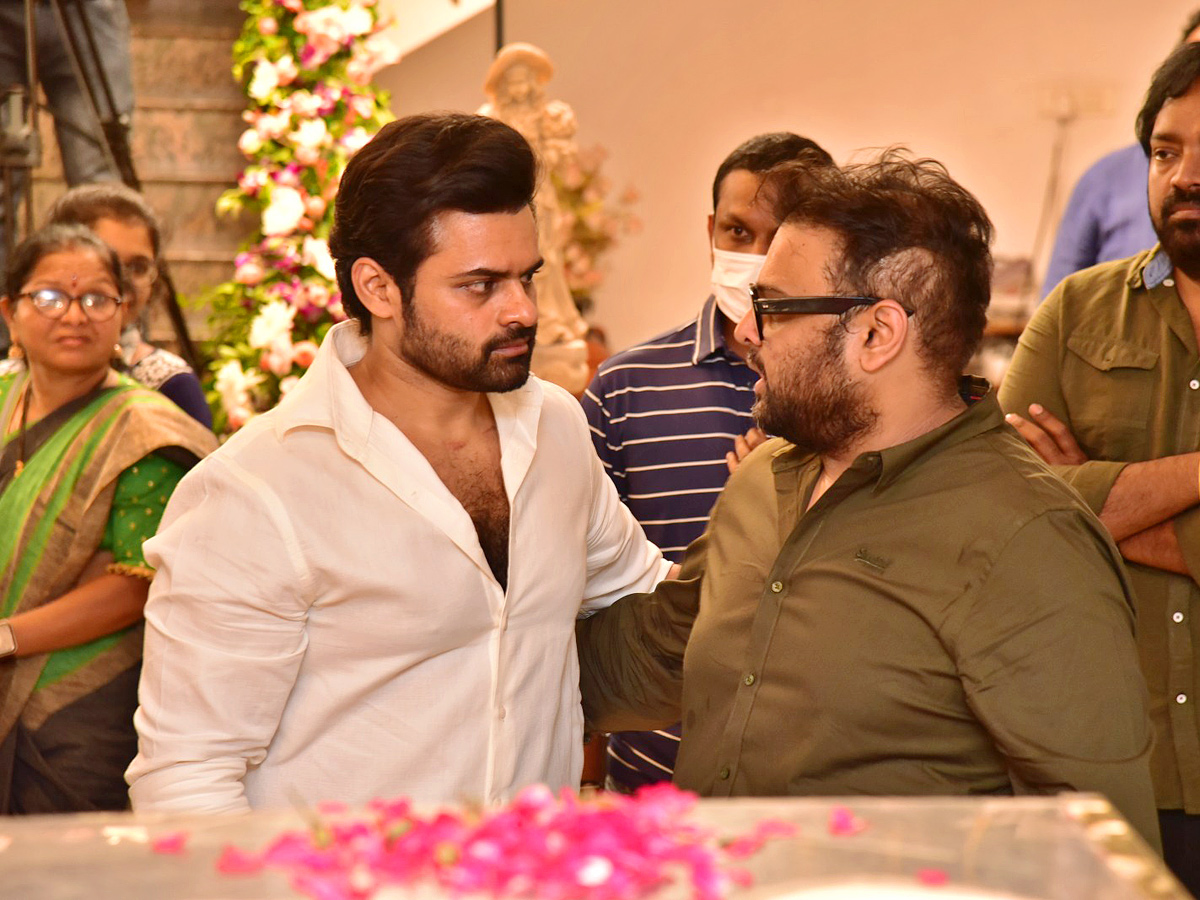 Superstar Krishna Demise: Tollywood Celebrities Console Mahesh Babu Photos - Sakshi73