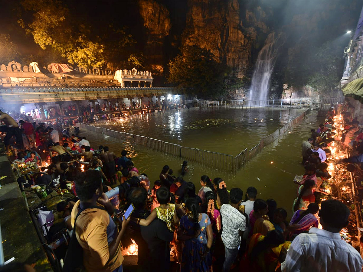 Karthika Pournami Devotees Rush At Kapila Theertham In Tirupati - Sakshi11