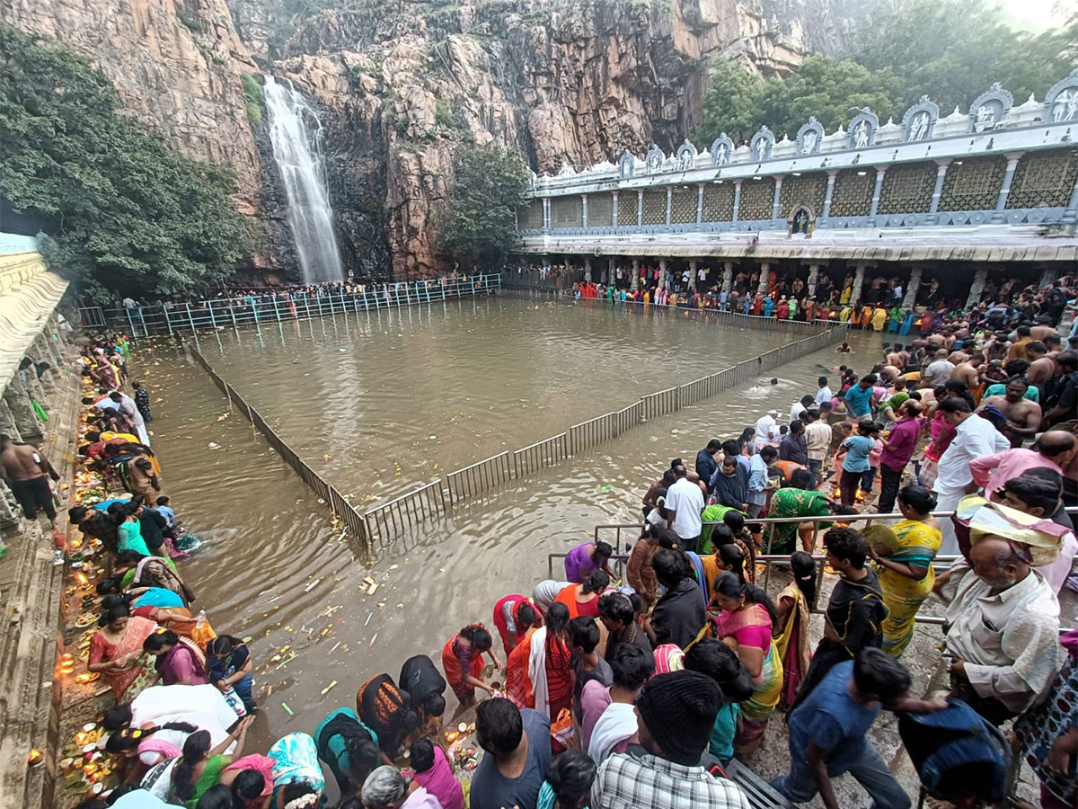 Karthika Pournami Devotees Rush At Kapila Theertham In Tirupati - Sakshi12
