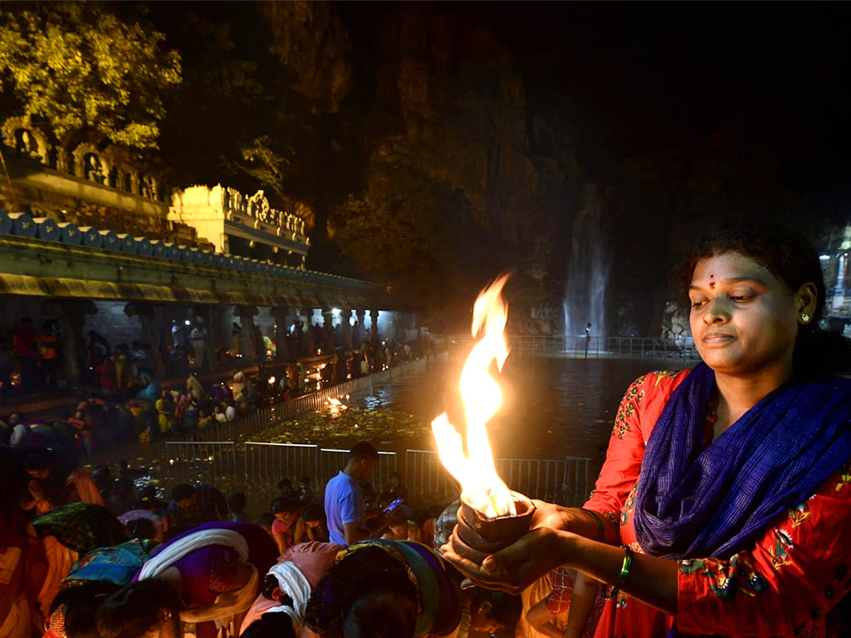 Karthika Pournami Devotees Rush At Kapila Theertham In Tirupati - Sakshi13
