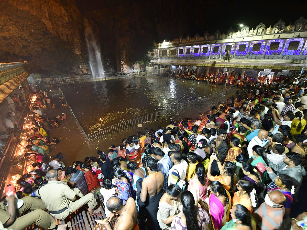 Karthika Pournami Devotees Rush At Kapila Theertham In Tirupati - Sakshi16